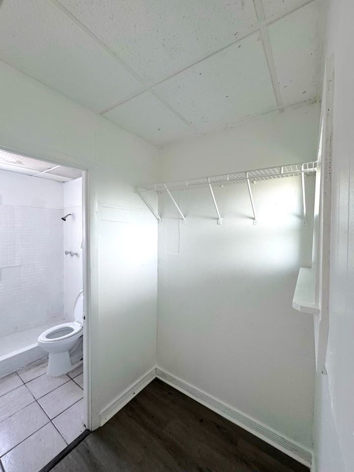 25 SW 10 LLC - Photo 6 of 13
