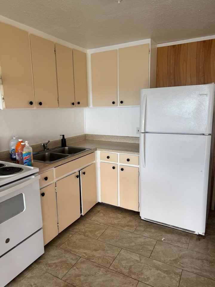 413 Iloko St - Photo 2 of 5