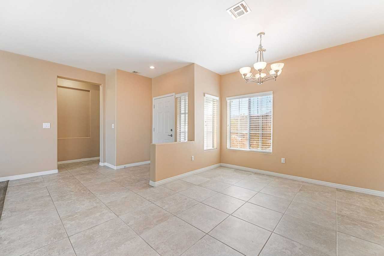 2604 Memphis Ave - Photo 3 of 20