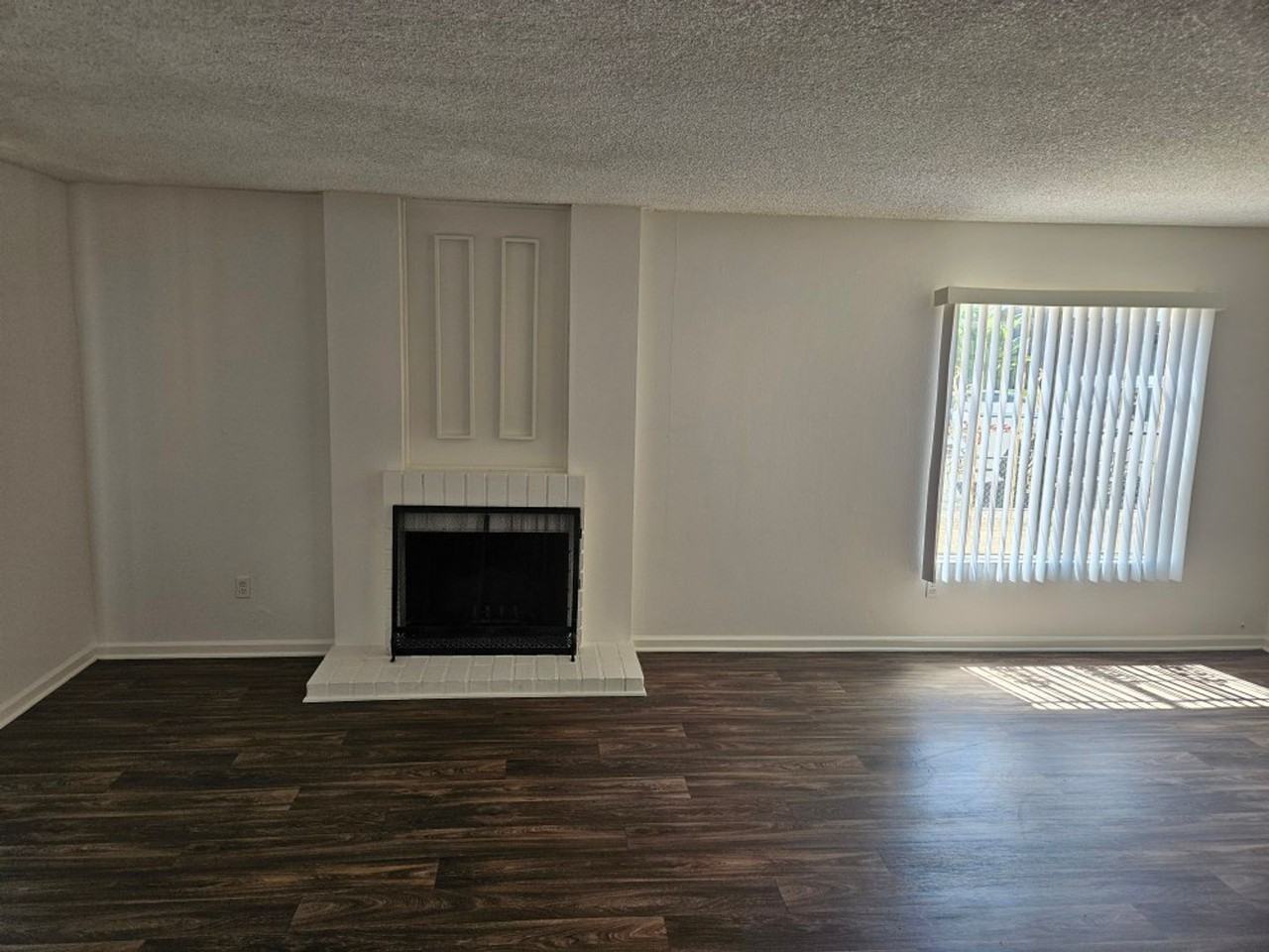 246 Parkcreek Ct - Photo 3 of 20