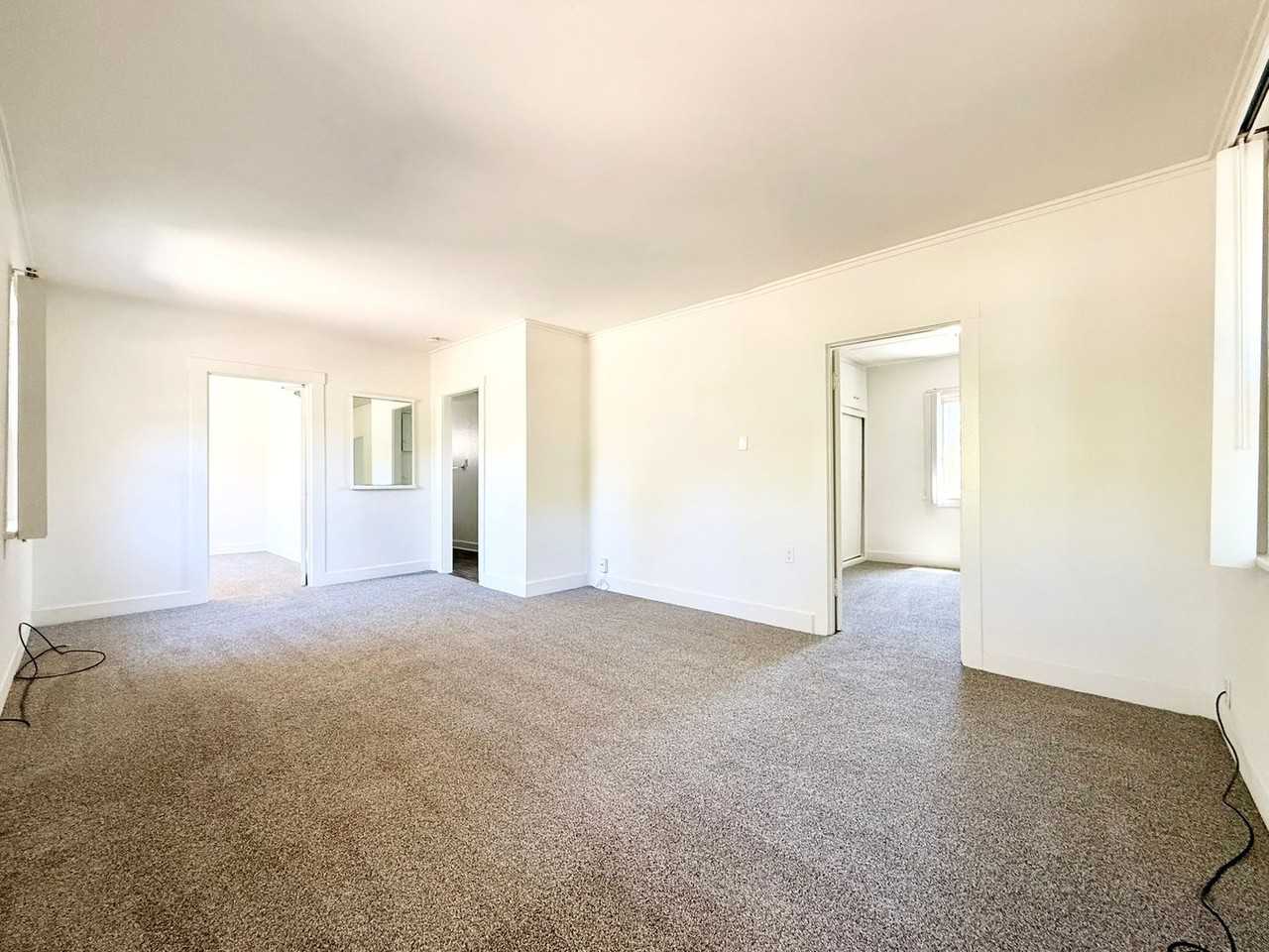 2371 Ivy Rd - Photo 3 of 17