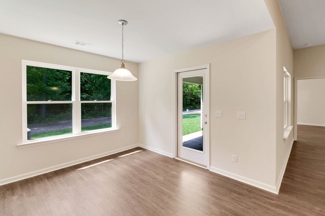 204 Willis Way - Photo 7 of 24