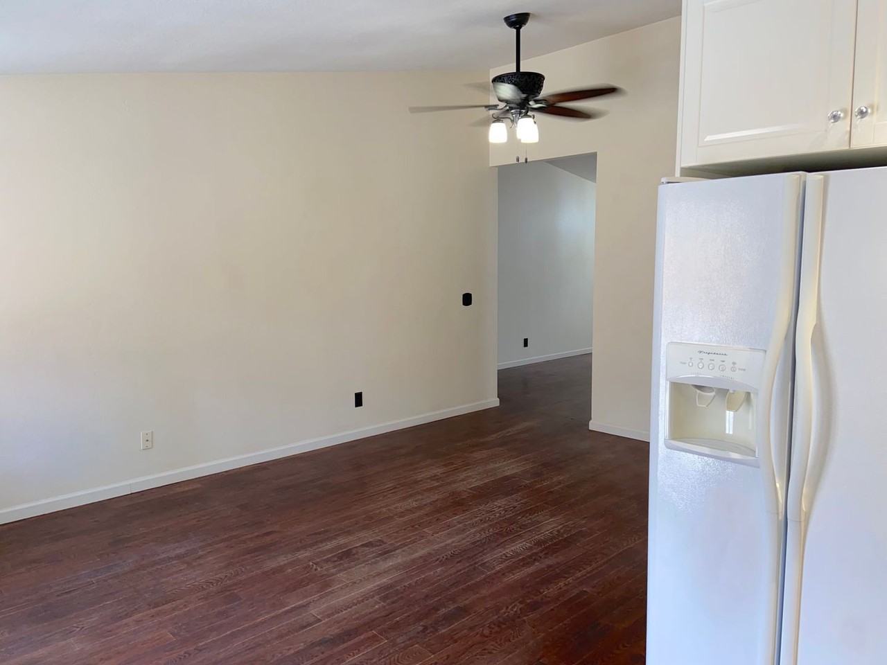 2930 Parkland Dr - Photo 5 of 32