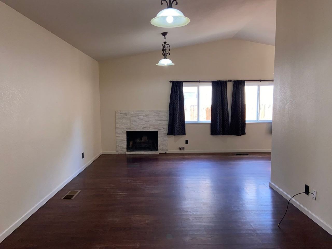 2930 Parkland Dr - Photo 7 of 32