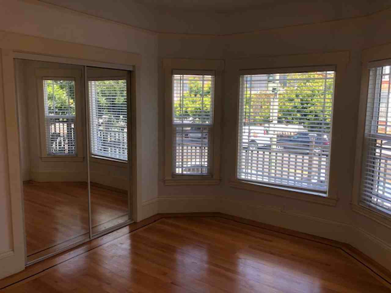 937 International Blvd - Photo 3 of 35