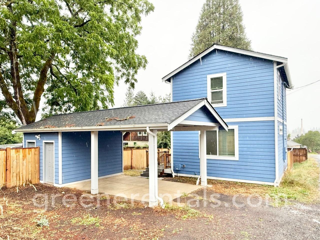 526 1/2 S Main St - Photo 2 of 26