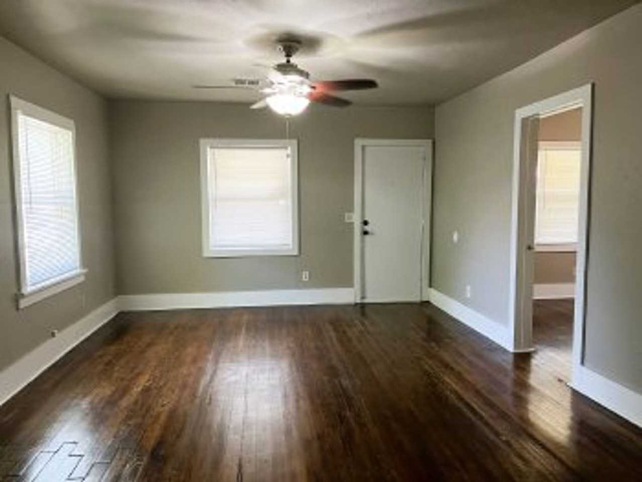 823 Nw 30th St - Photo 2 of 11