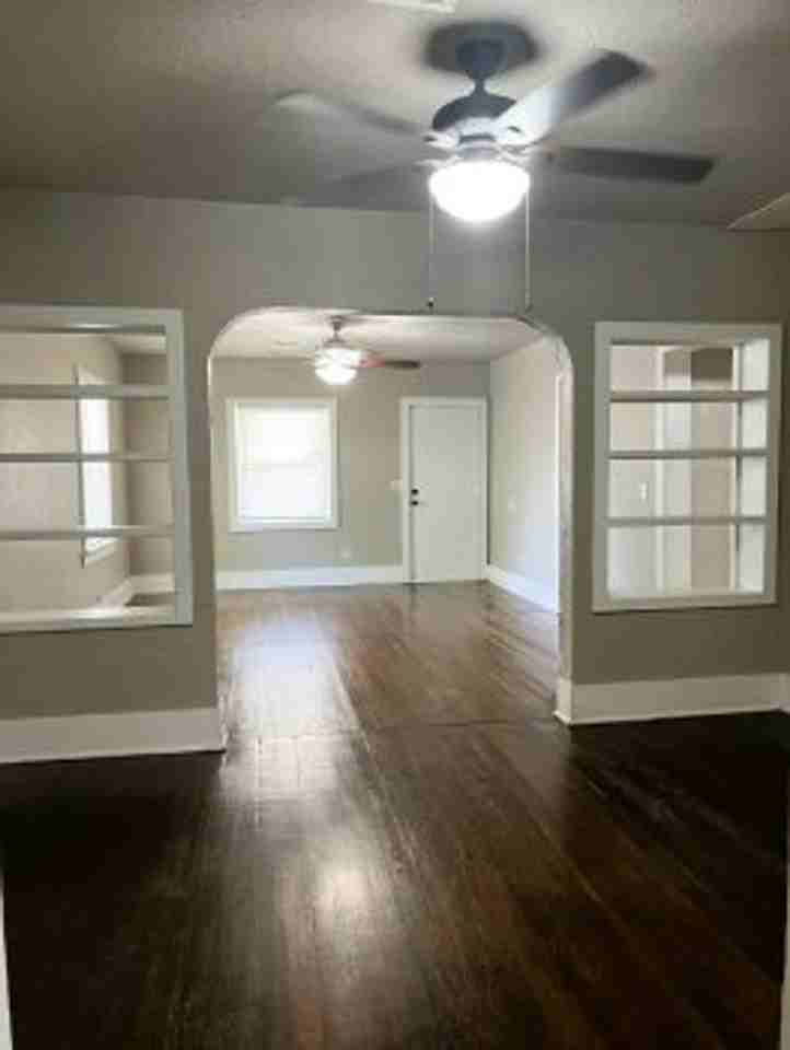 823 Nw 30th St - Photo 3 of 11