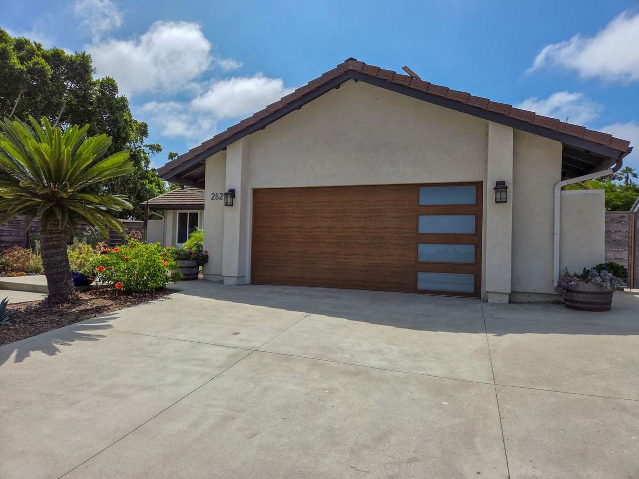 2621 Fire Mountain Dr - Photo 2 of 28