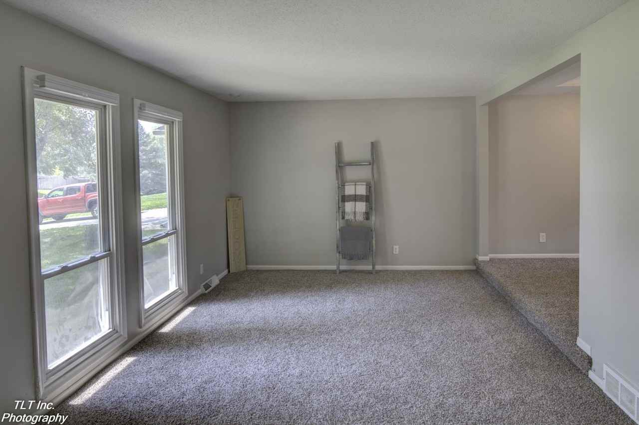 16720 William St - Photo 3 of 22