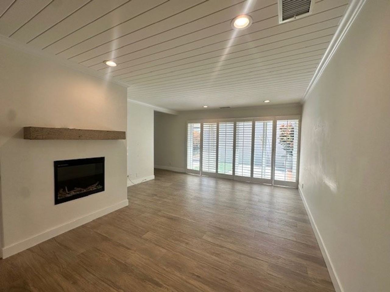 1613 Dockside Ln - Photo 3 of 15