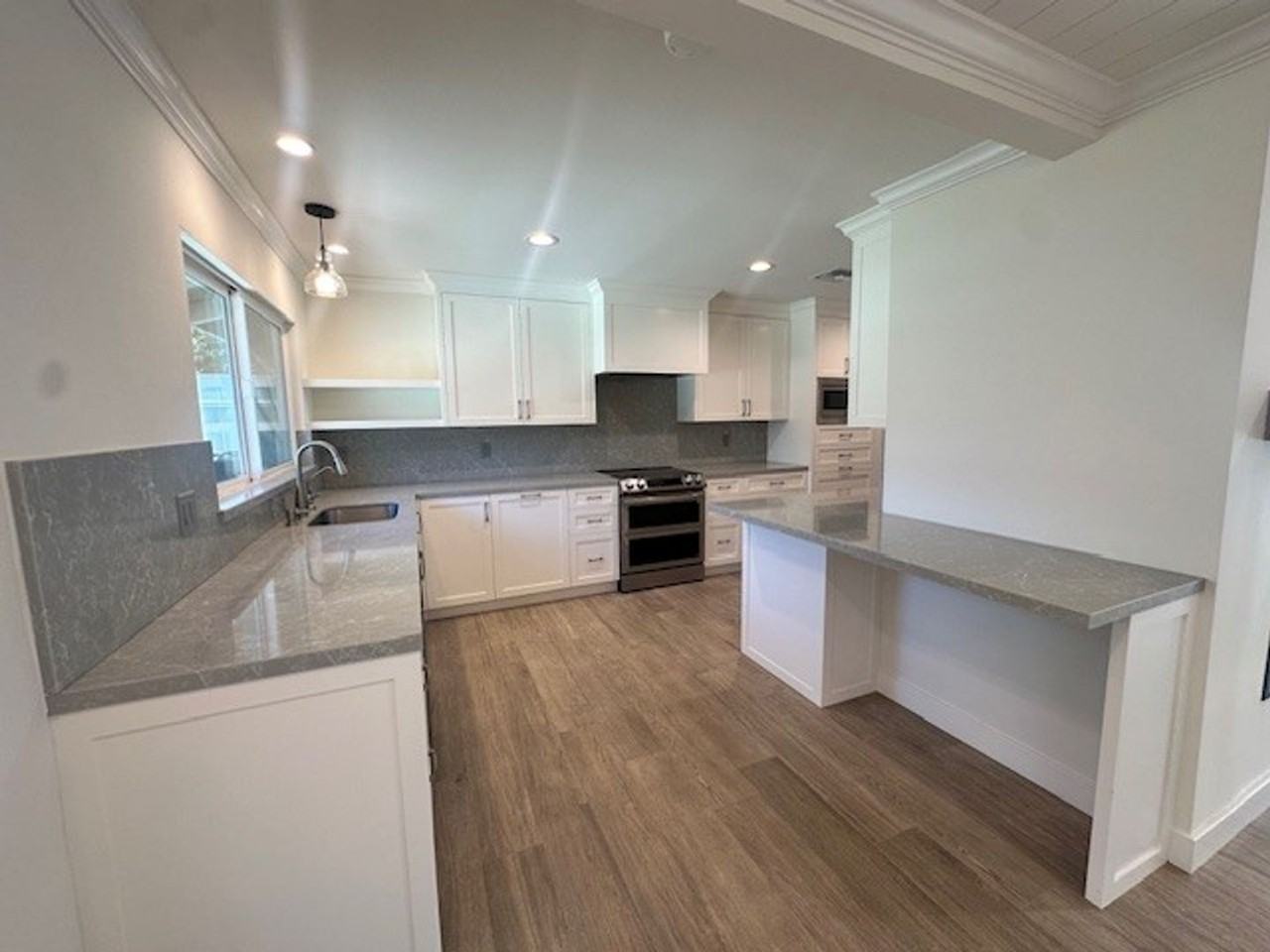 1613 Dockside Ln - Photo 2 of 15
