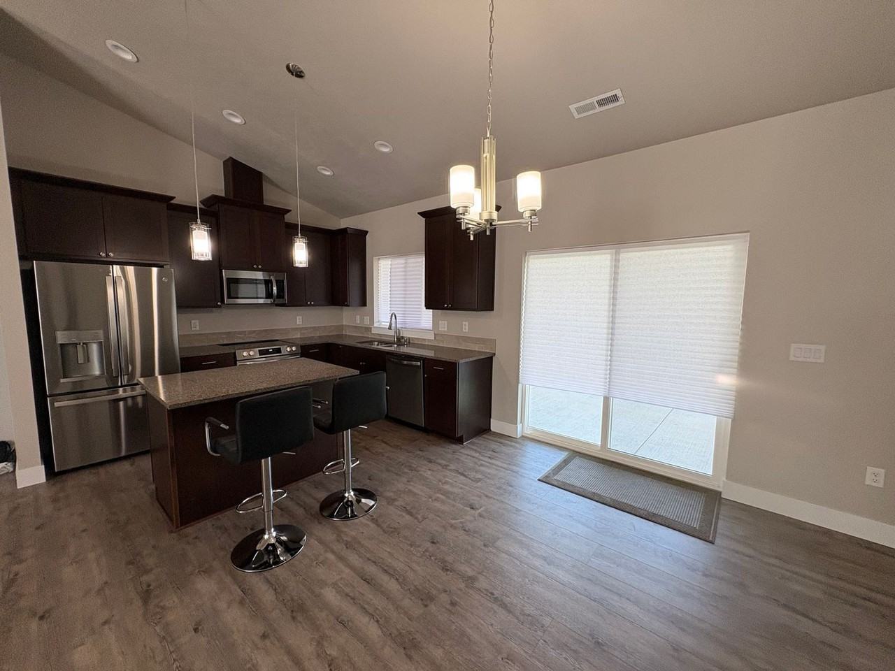 725 O St Ne - Photo 2 of 13