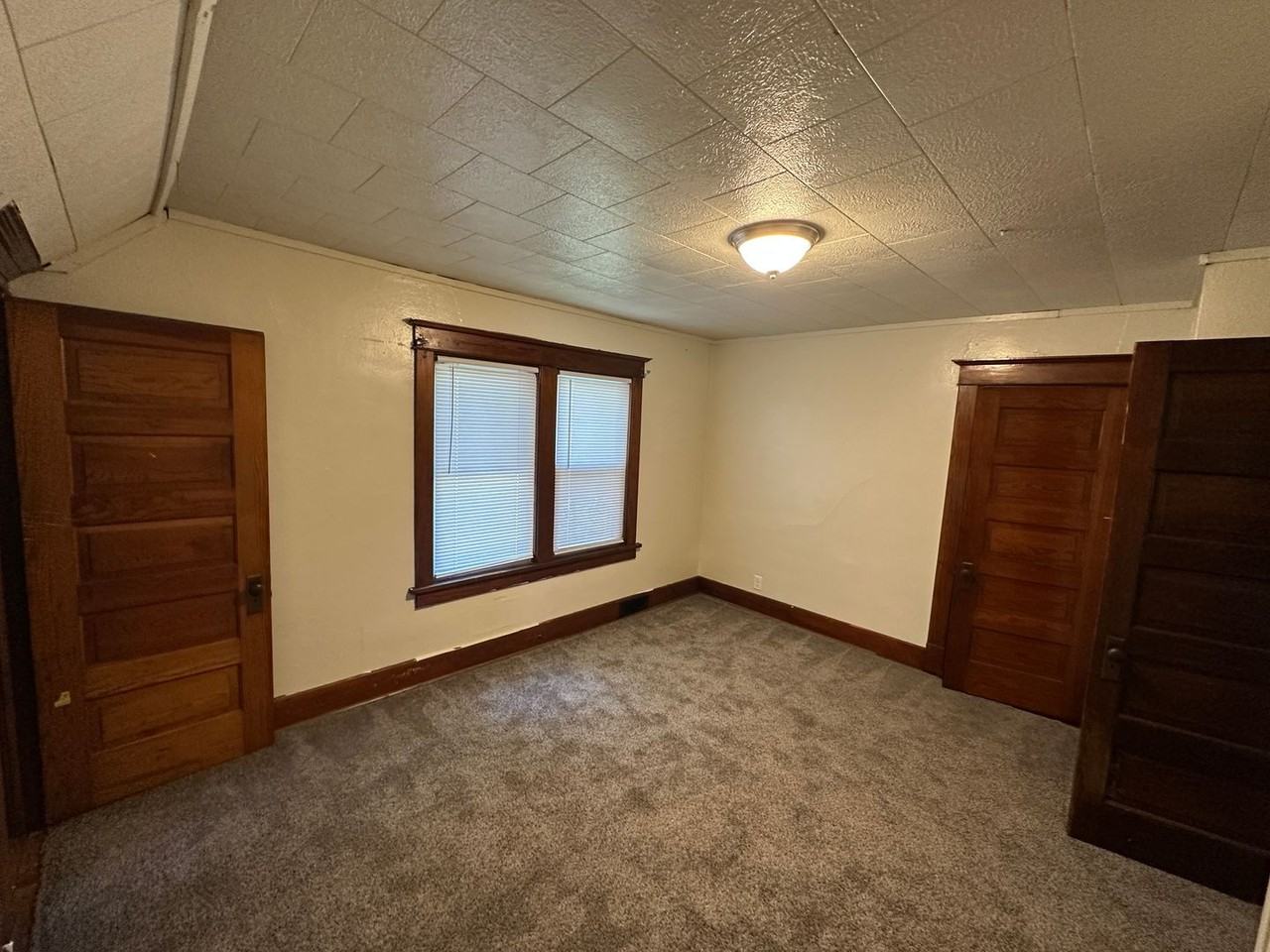 1820 Ross St - Photo 3 of 9