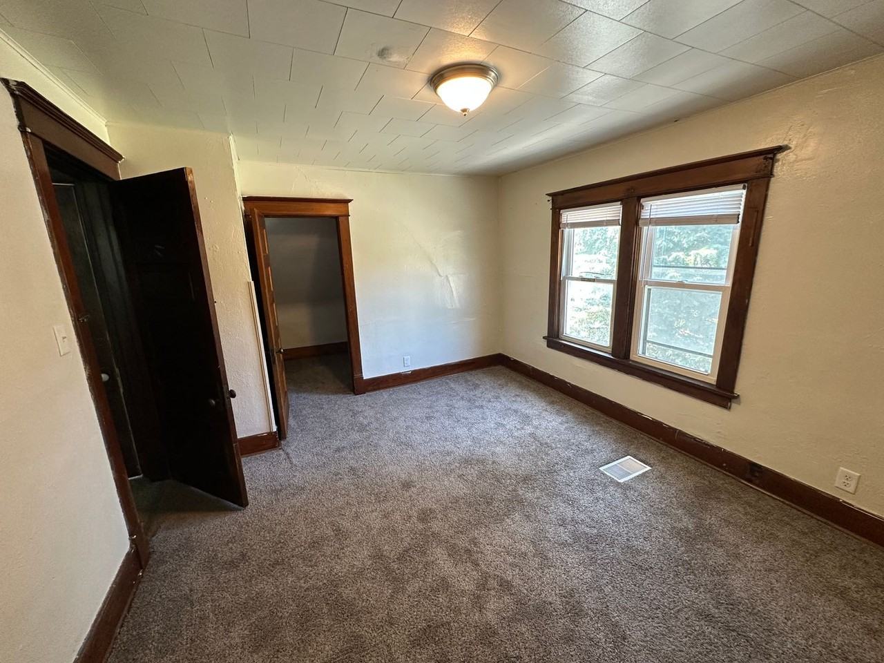 1820 Ross St - Photo 4 of 9