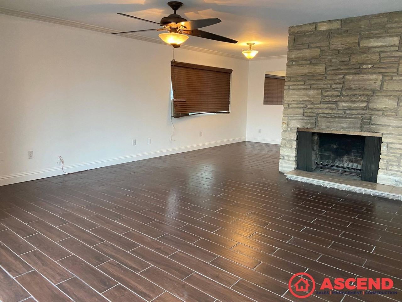 2620 College Ave - Photo 2 of 12