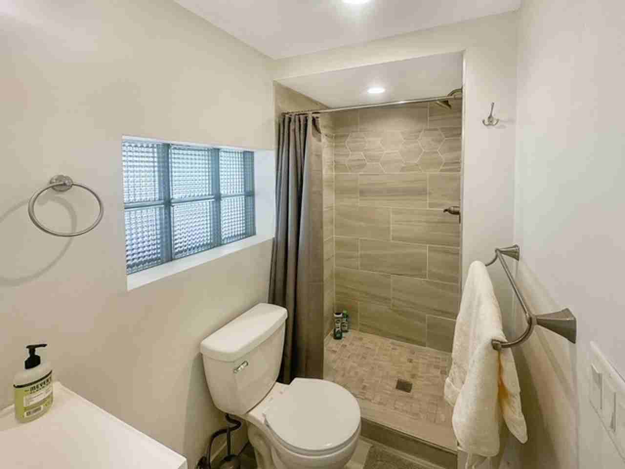 502 Wellington Rd - Photo 7 of 9