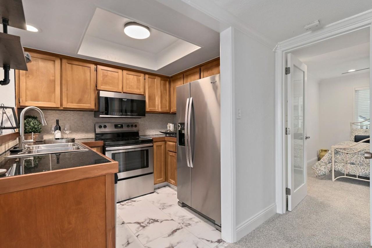 2209 Summereve Ct - Photo 2 of 15