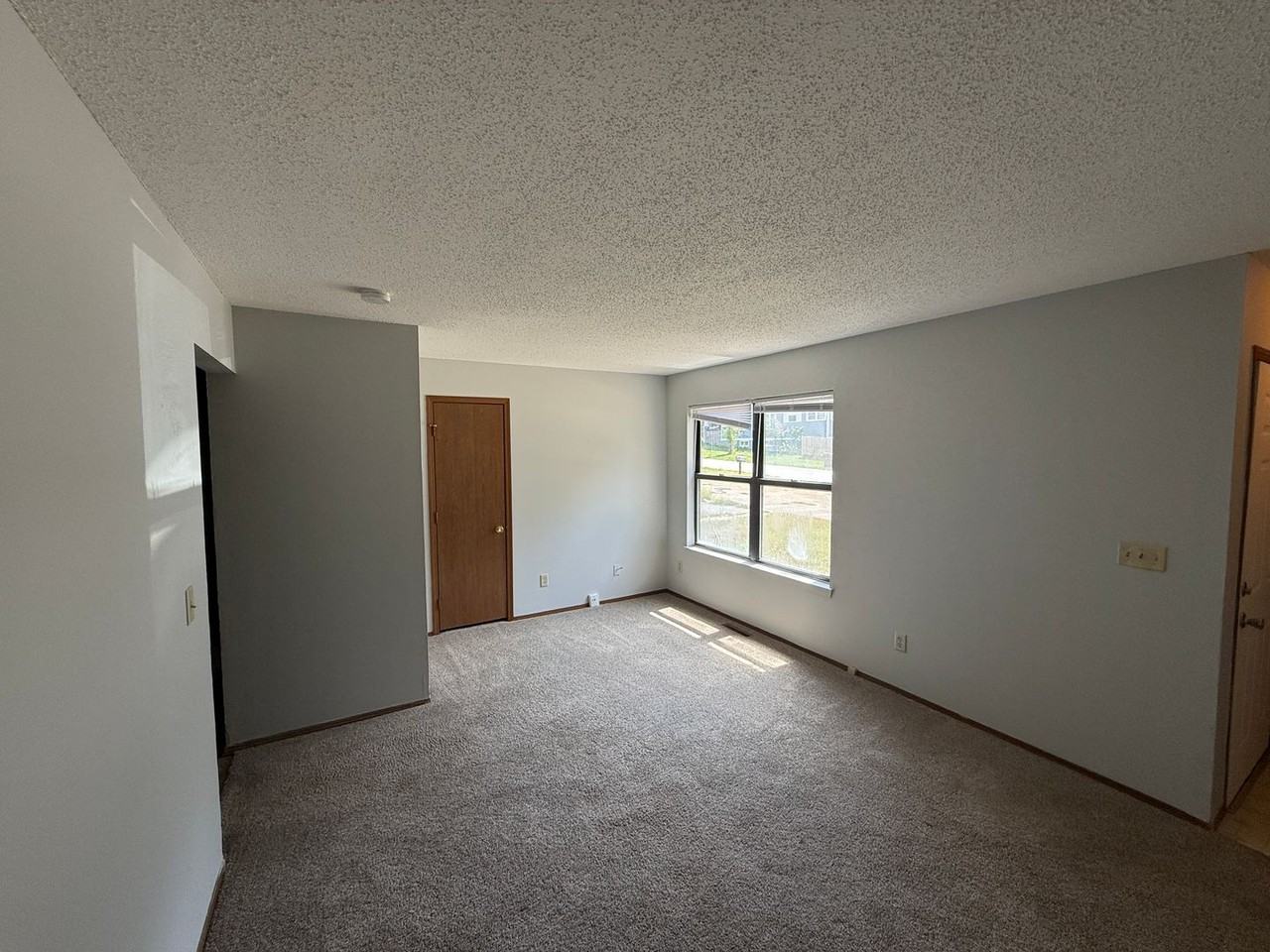 1517 W Madison St - Photo 2 of 10
