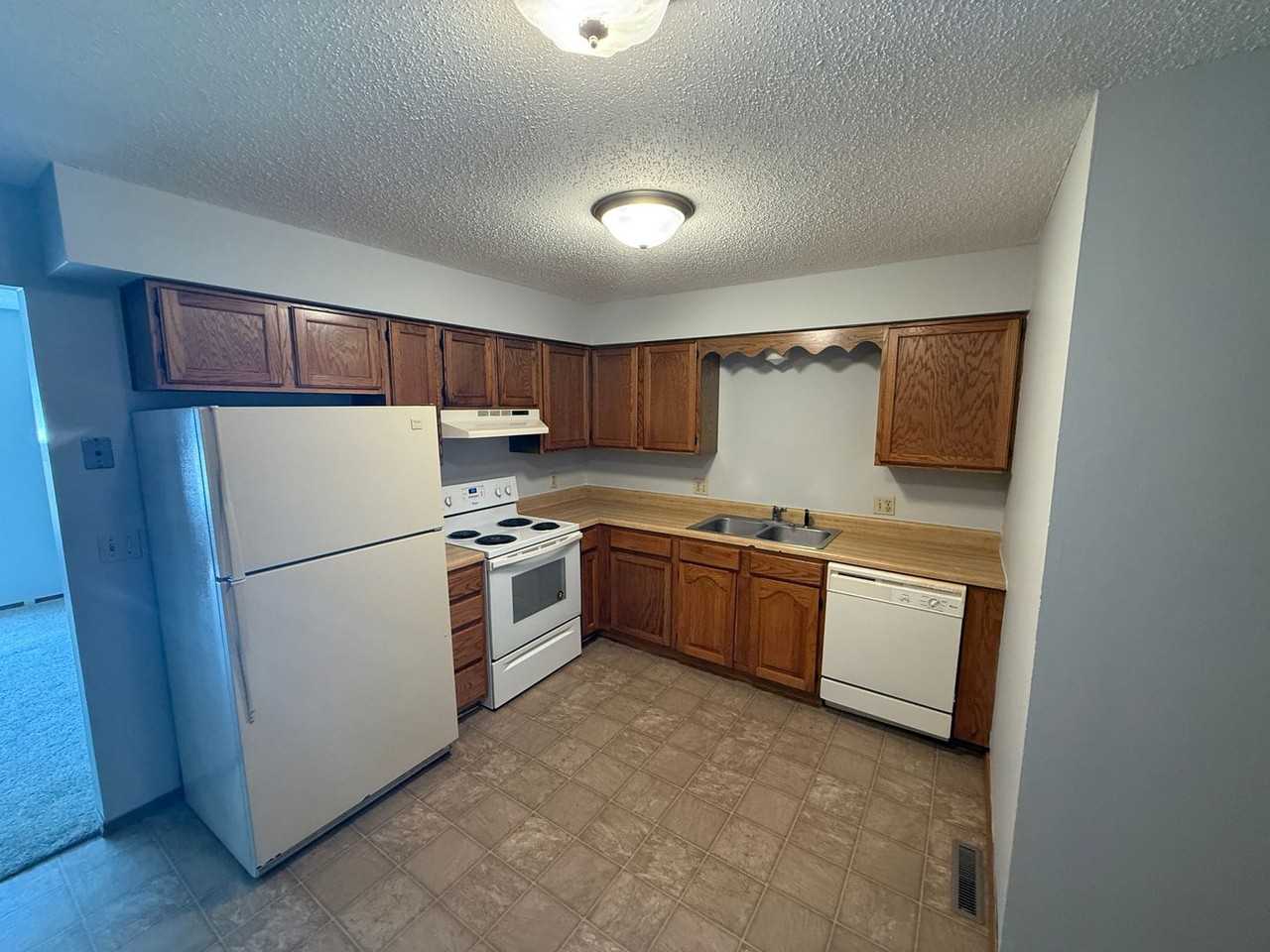 1517 W Madison St - Photo 3 of 10