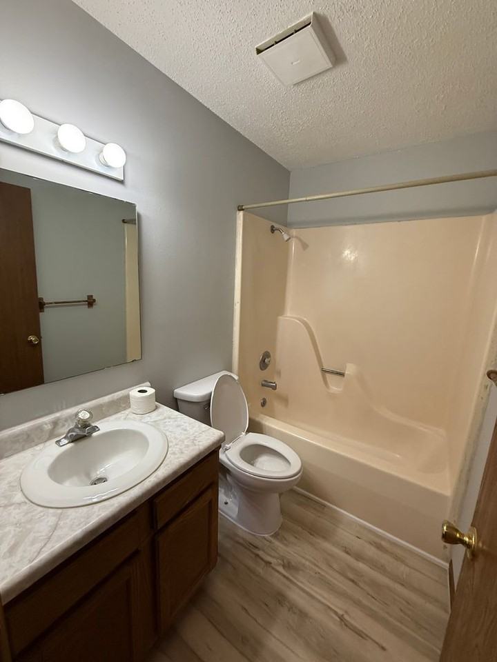 1517 W Madison St - Photo 6 of 10