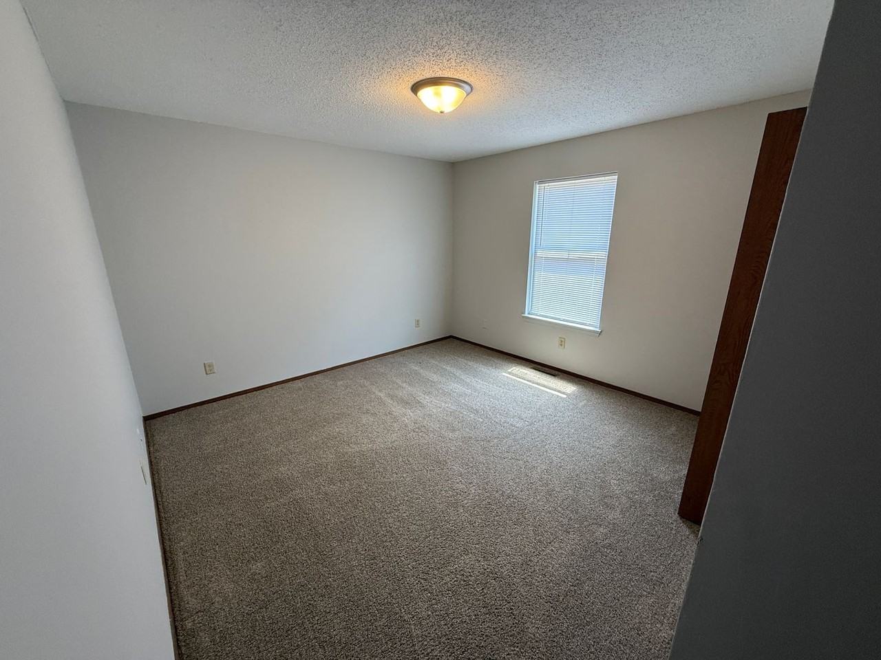 1517 W Madison St - Photo 7 of 10