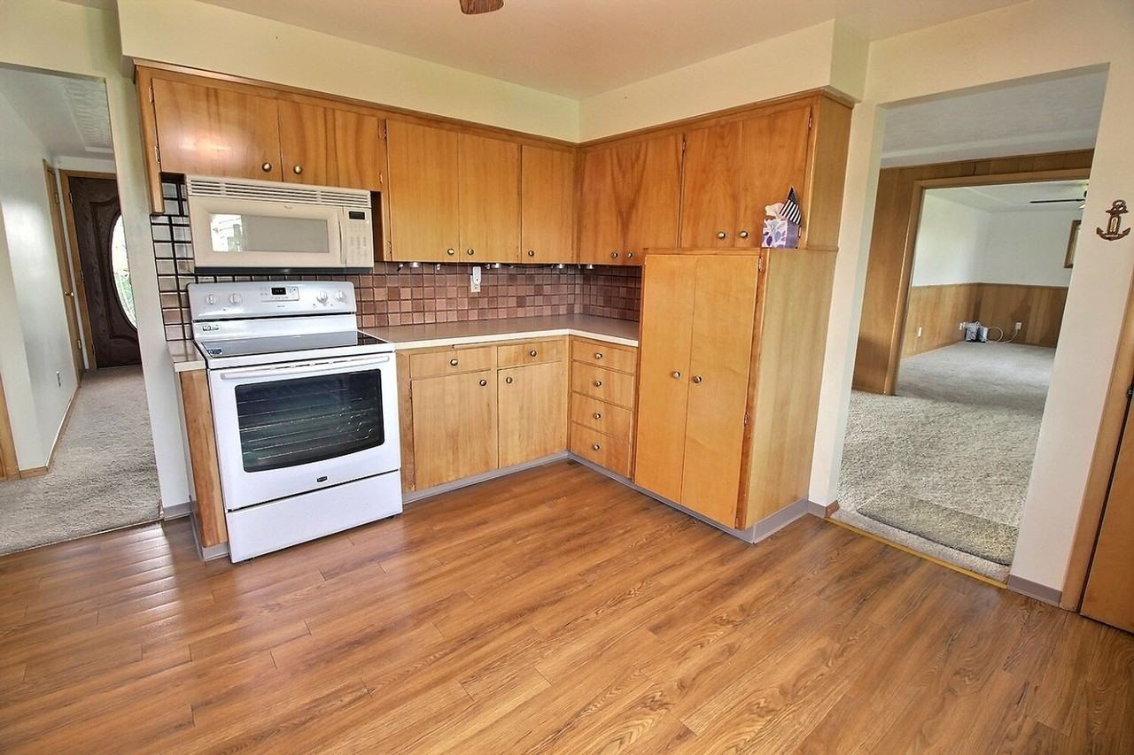 2720 W Strong Rd - Photo 3 of 44