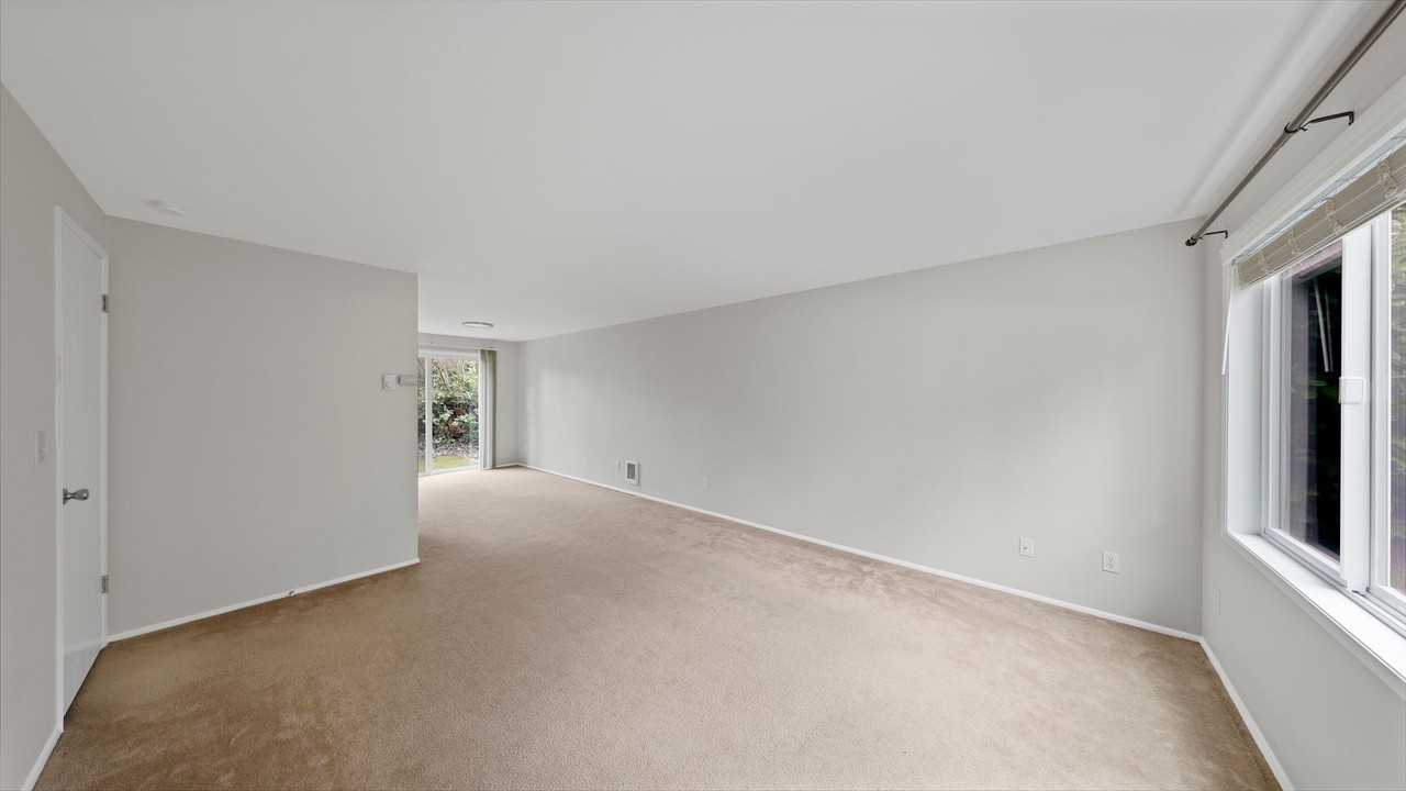 1100 Sw Harrier Cir #2 - Photo 5 of 8