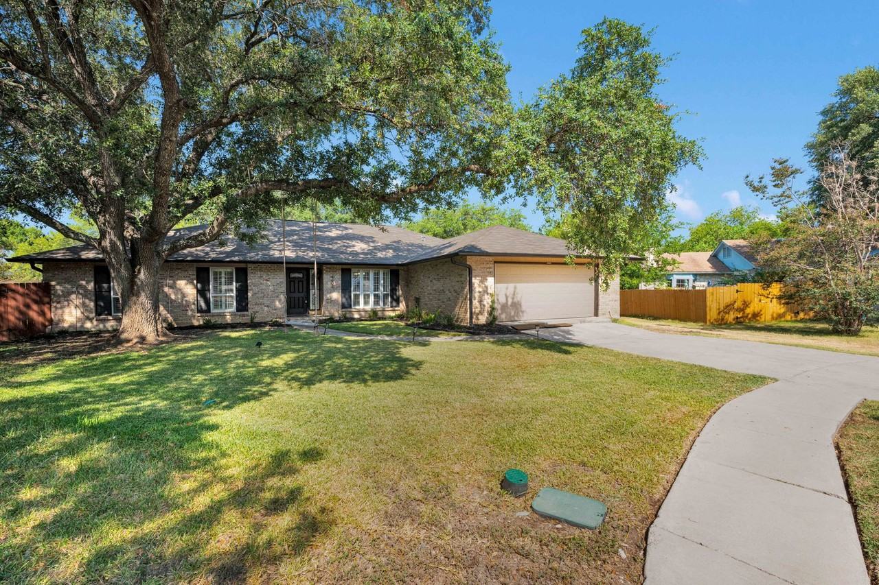 4602 Bohill St - Photo 2 of 29