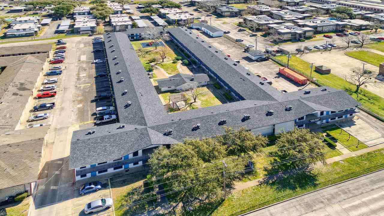 Hickory Apartments - Photo 6 of 34