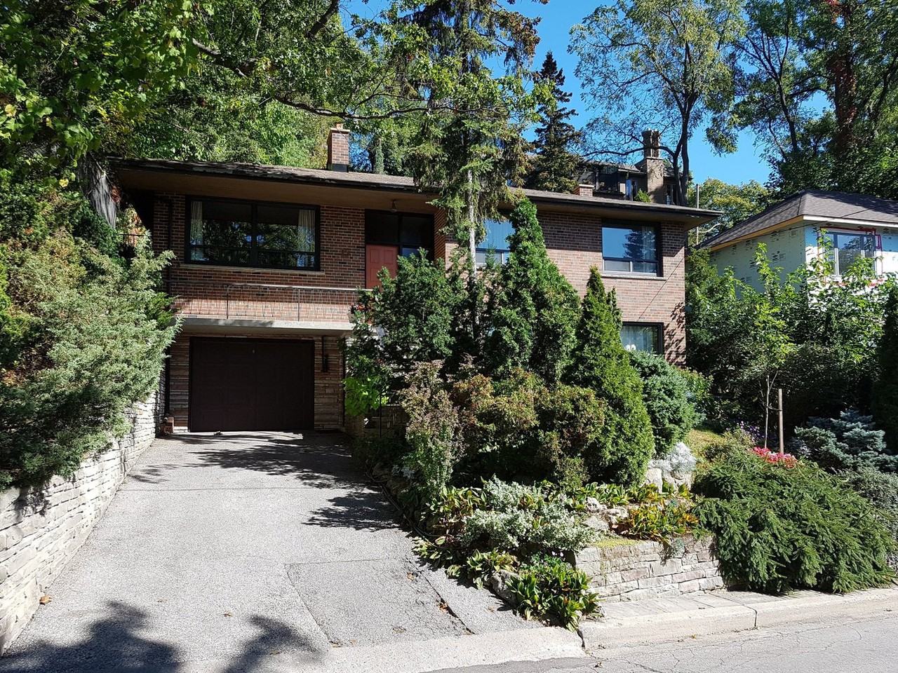 15 Willard Gdns - Photo 2 of 16