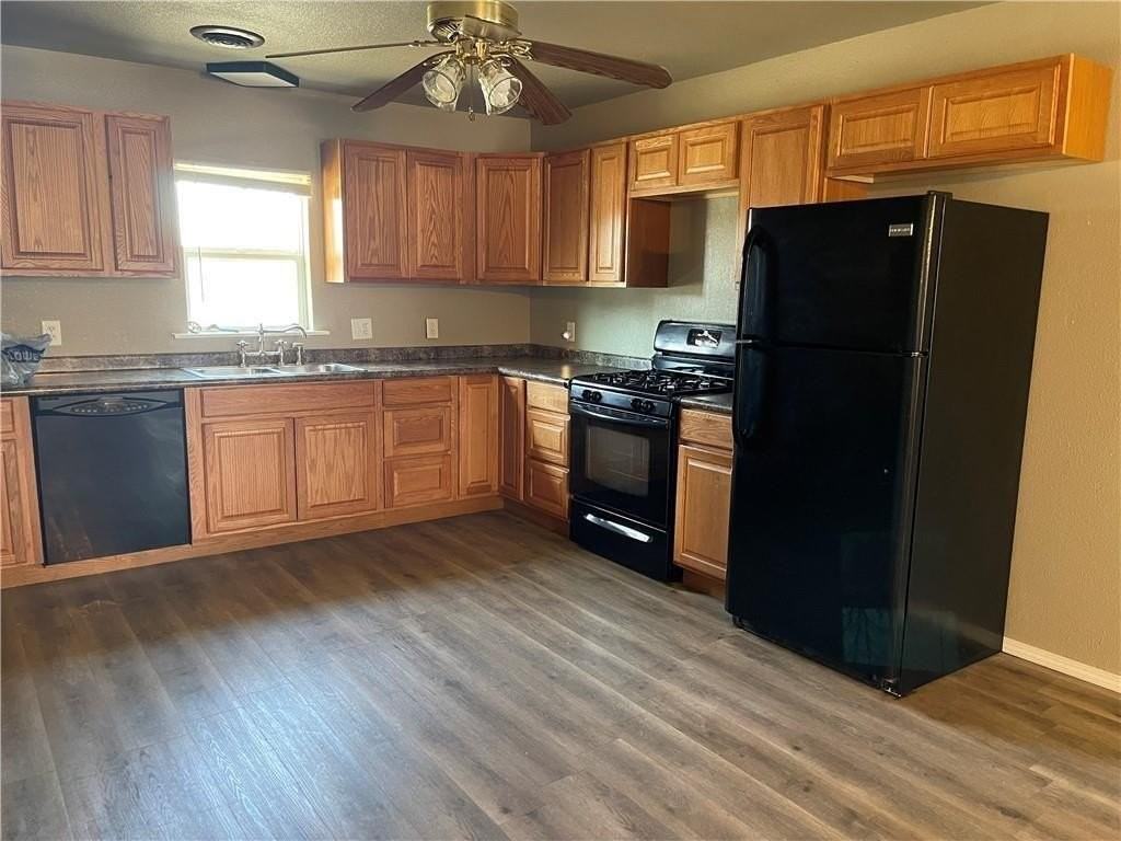 225 Bright St - Photo 5 of 13