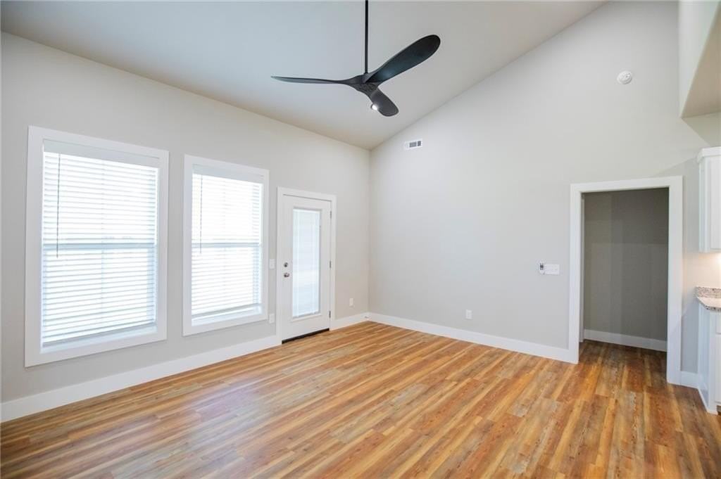 1020 Seaborn Way - Photo 4 of 24