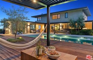 featured image of 2216 Winona Blvd