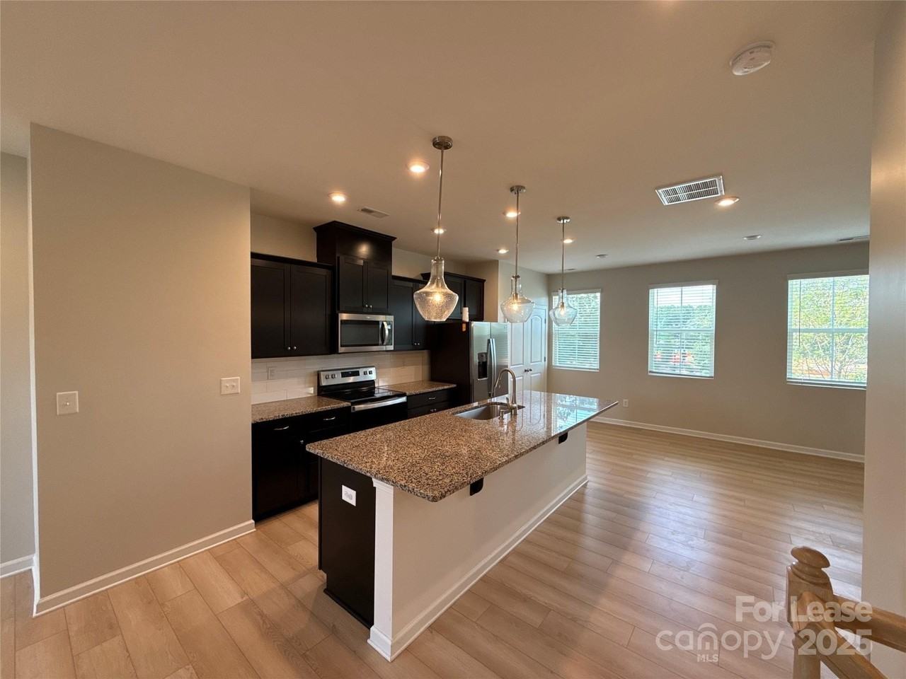 1110 Keydet Dr - Photo 4 of 27