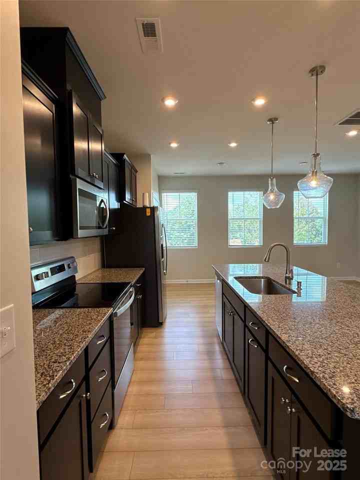 1110 Keydet Dr - Photo 7 of 27