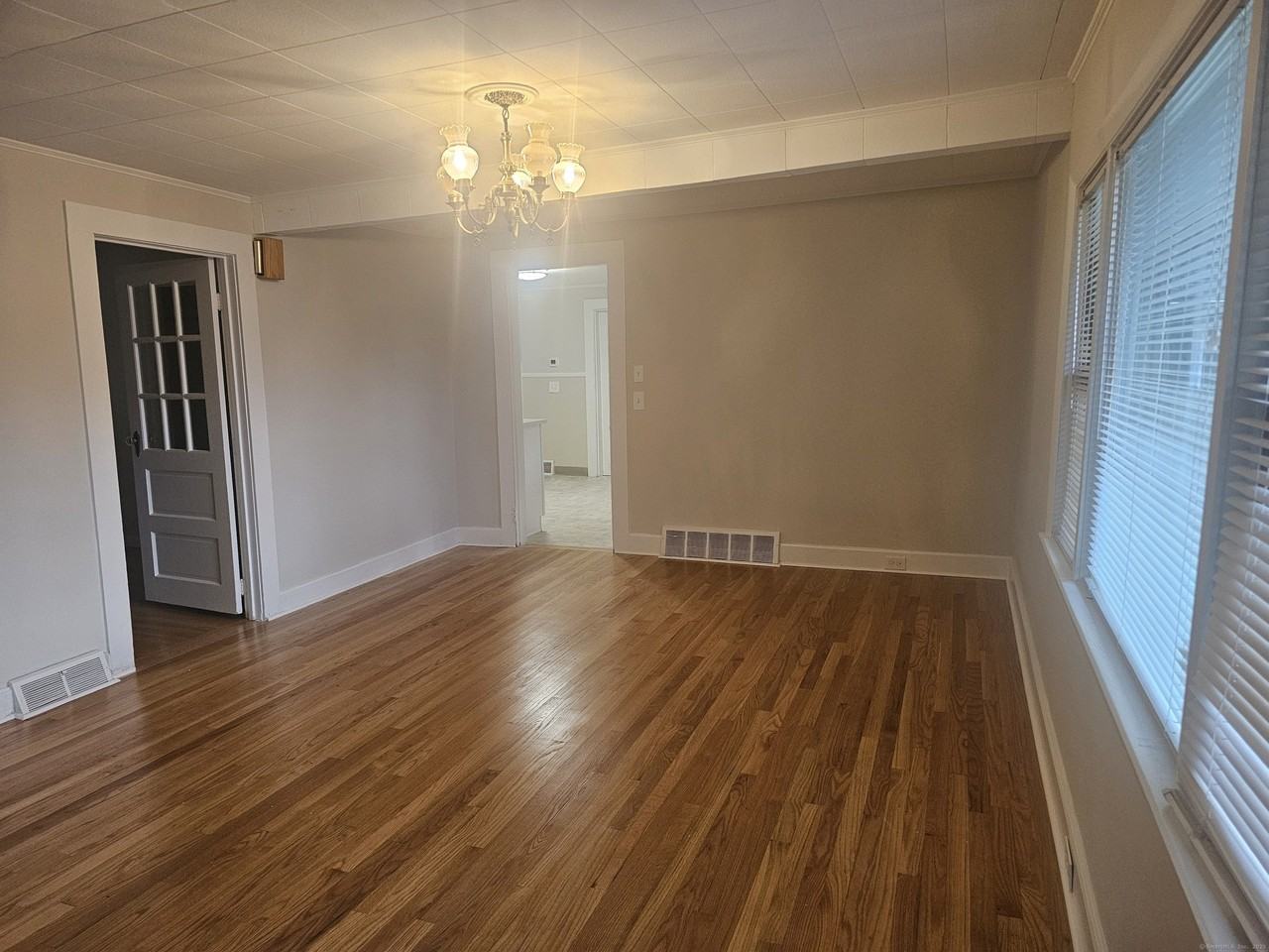 8 Cliff St - Photo 6 of 16