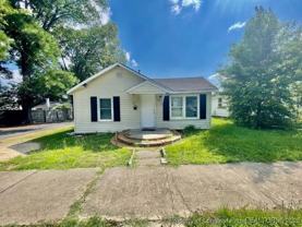 304 E Pearsall St - Photo 1 of 1