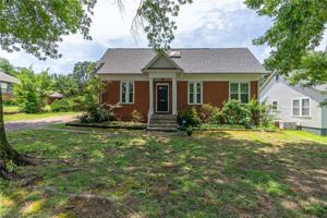 featured image of 2304 S Greenwood Ave