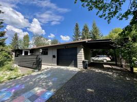 featured image of 1049 Pedro St