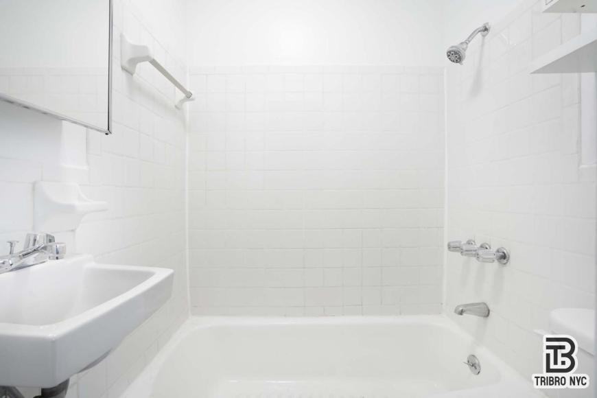 402 West 48th Street - Photo 5 of 5