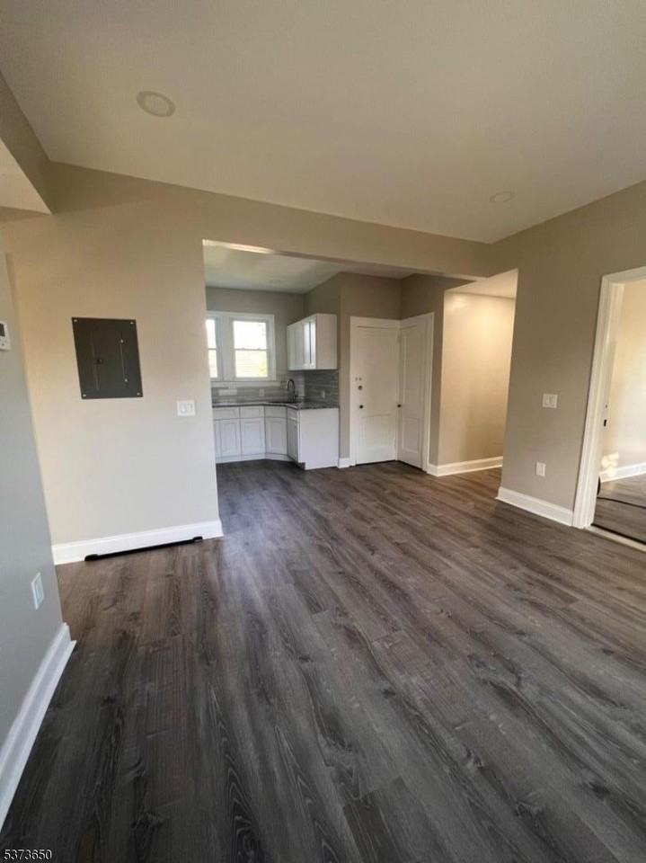 186 Old Rd - Photo 2 of 5