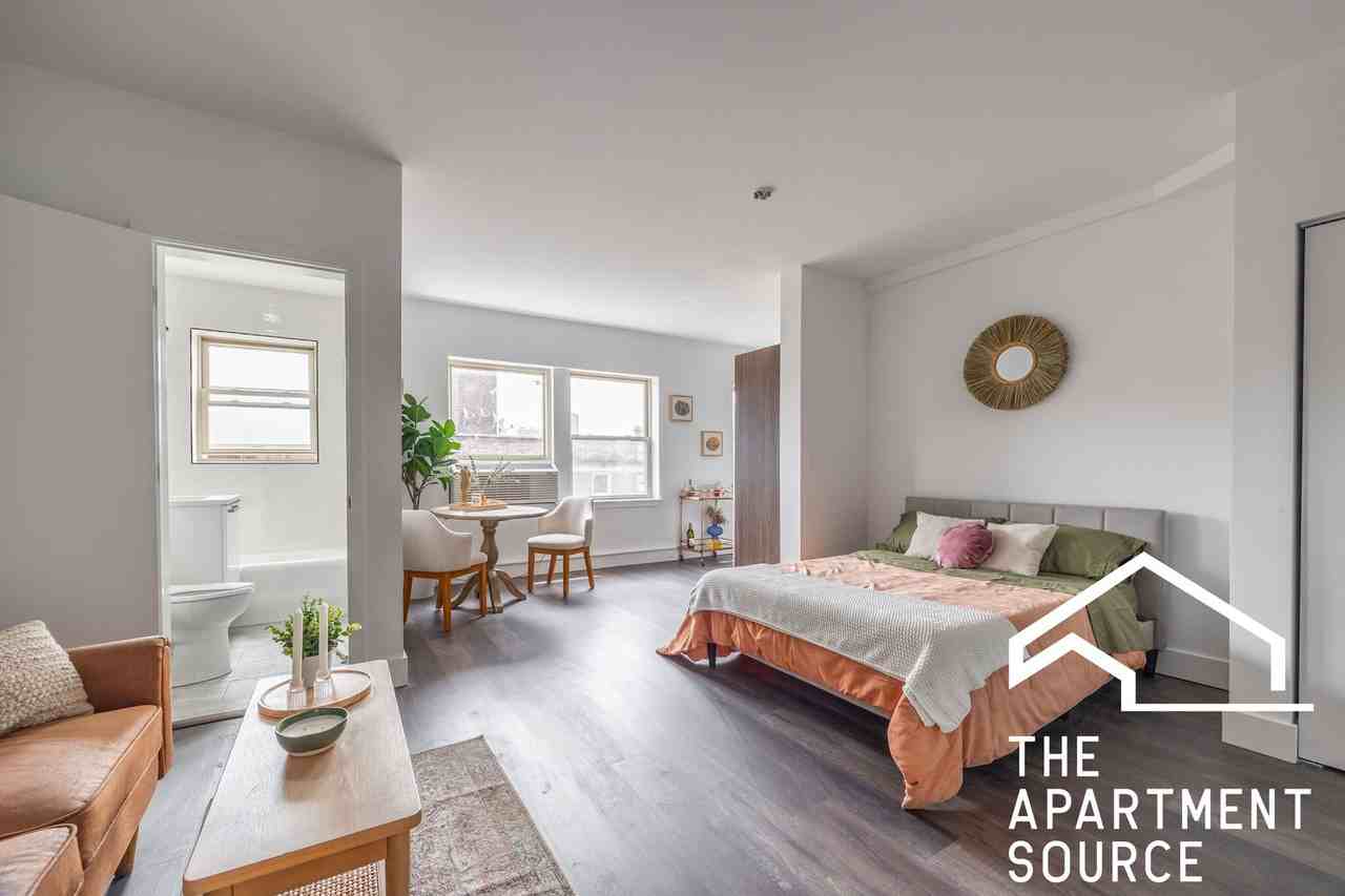 1555 W Hollywood Ave #213