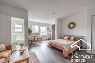 1555 W Hollywood Ave #213 - Photo 1 of 1