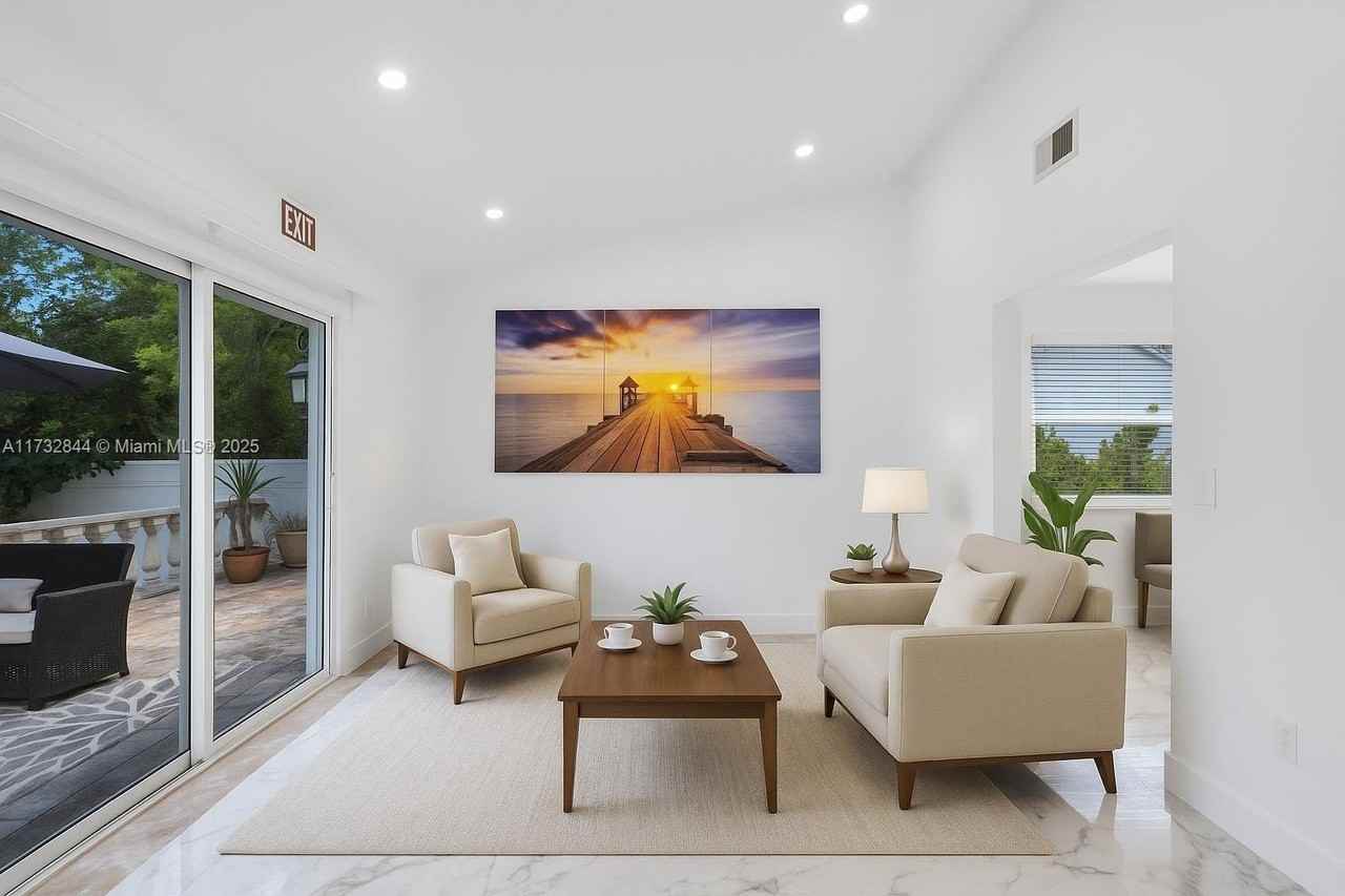 1318 Bayport Avenue - Photo 7 of 29