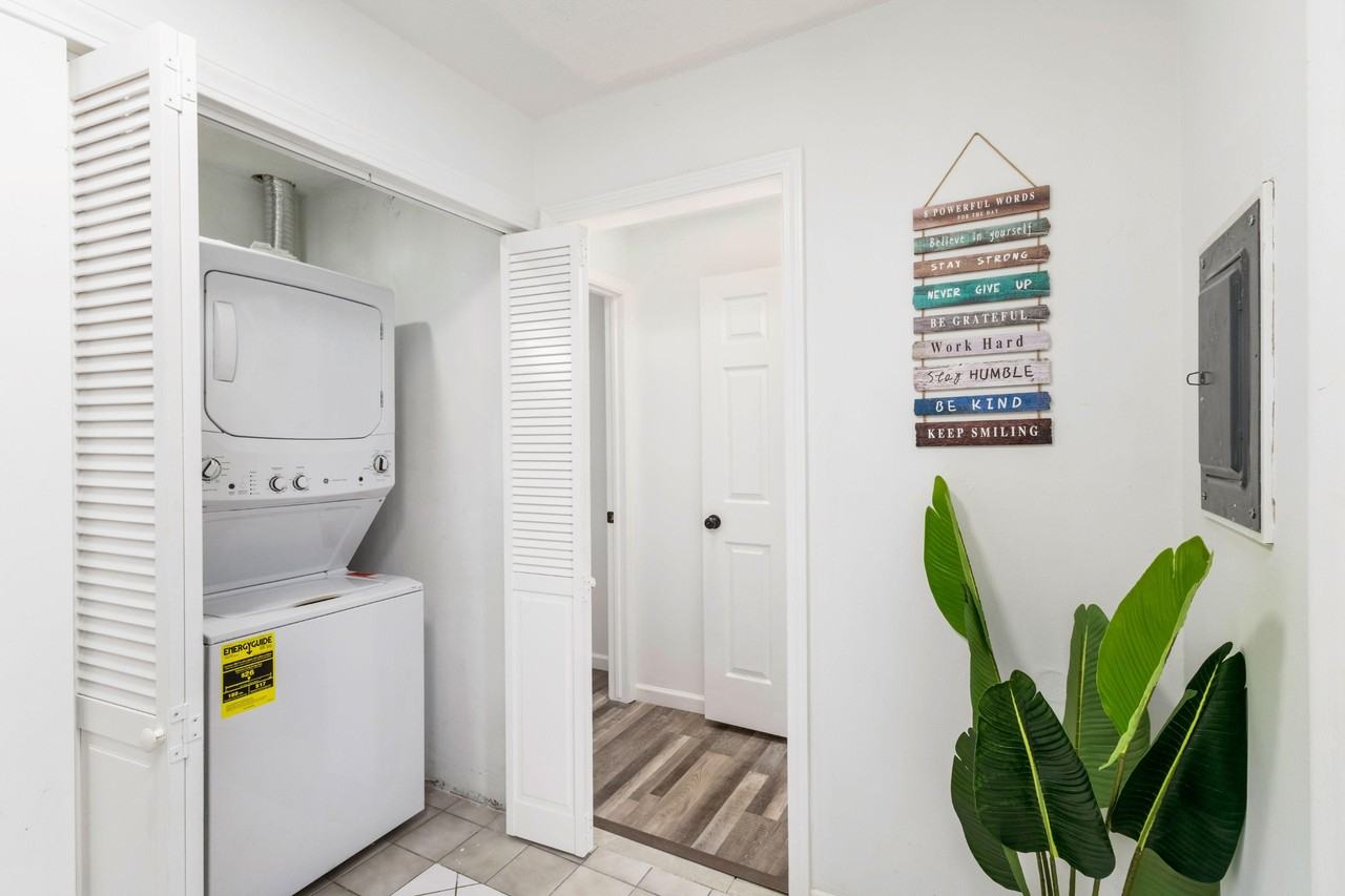 Botsford Dr - Photo 2 of 12