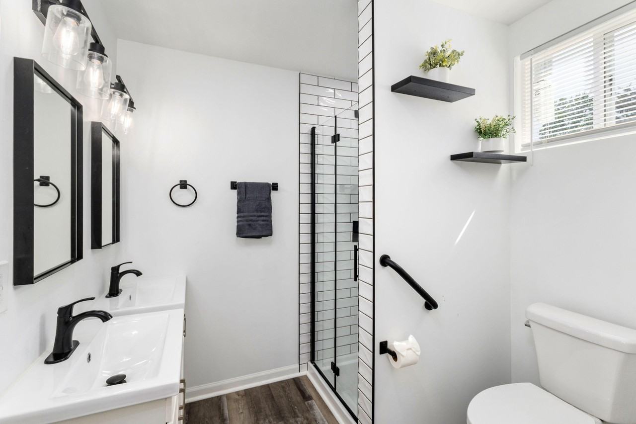 Botsford Dr - Photo 7 of 12