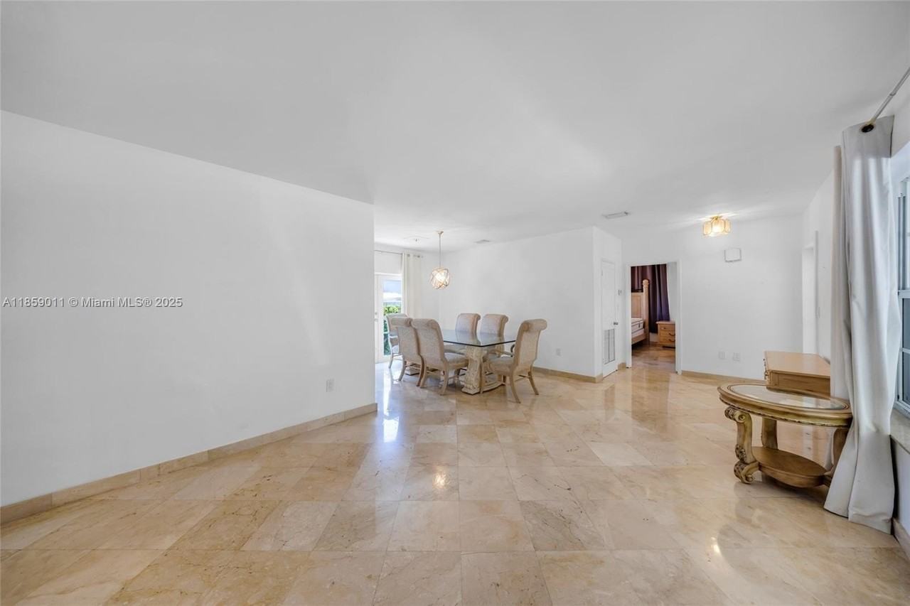 1700 N Treasure Dr #0 - Photo 2 of 50