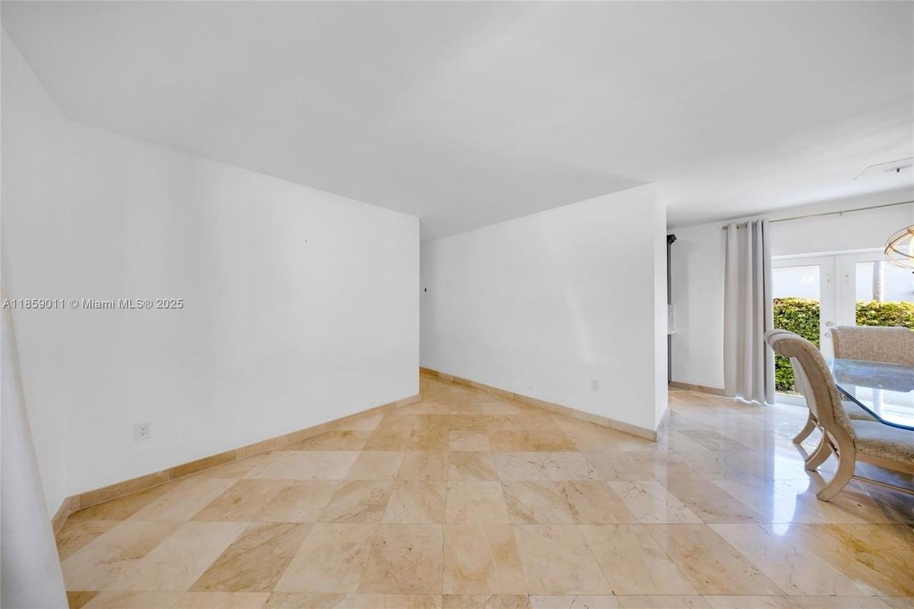 1700 N Treasure Dr #0 - Photo 3 of 50