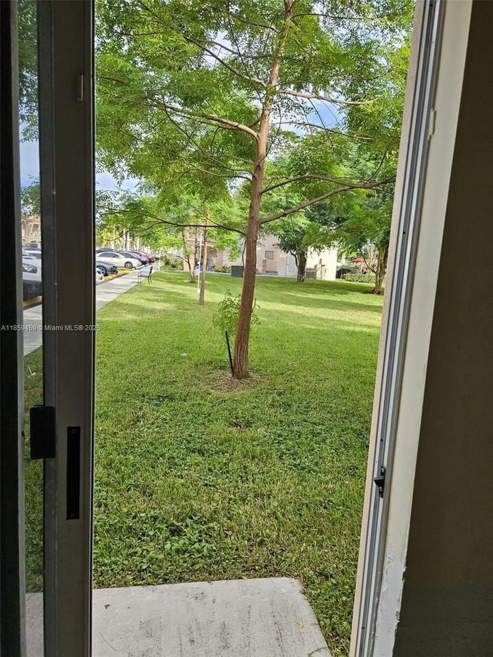 2701 Southeast 12th Road #101 - Photo 5 of 5